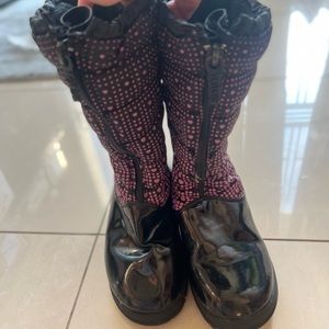 Gilr's Winter Boots Size 2